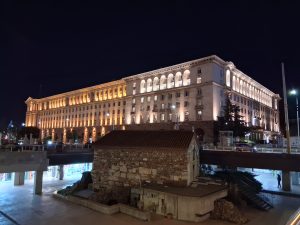 بررسي دوربين گوشي A16